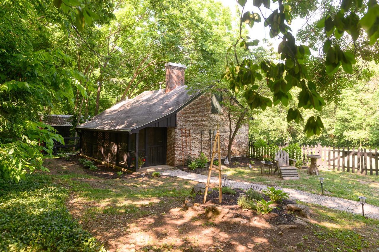 Versailles Rose Hill Inn מראה חיצוני תמונה