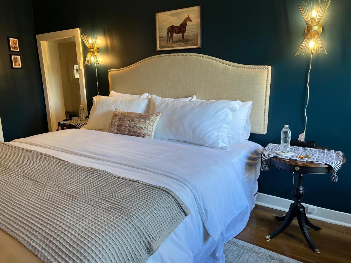 Versailles Rose Hill Inn מראה חיצוני תמונה