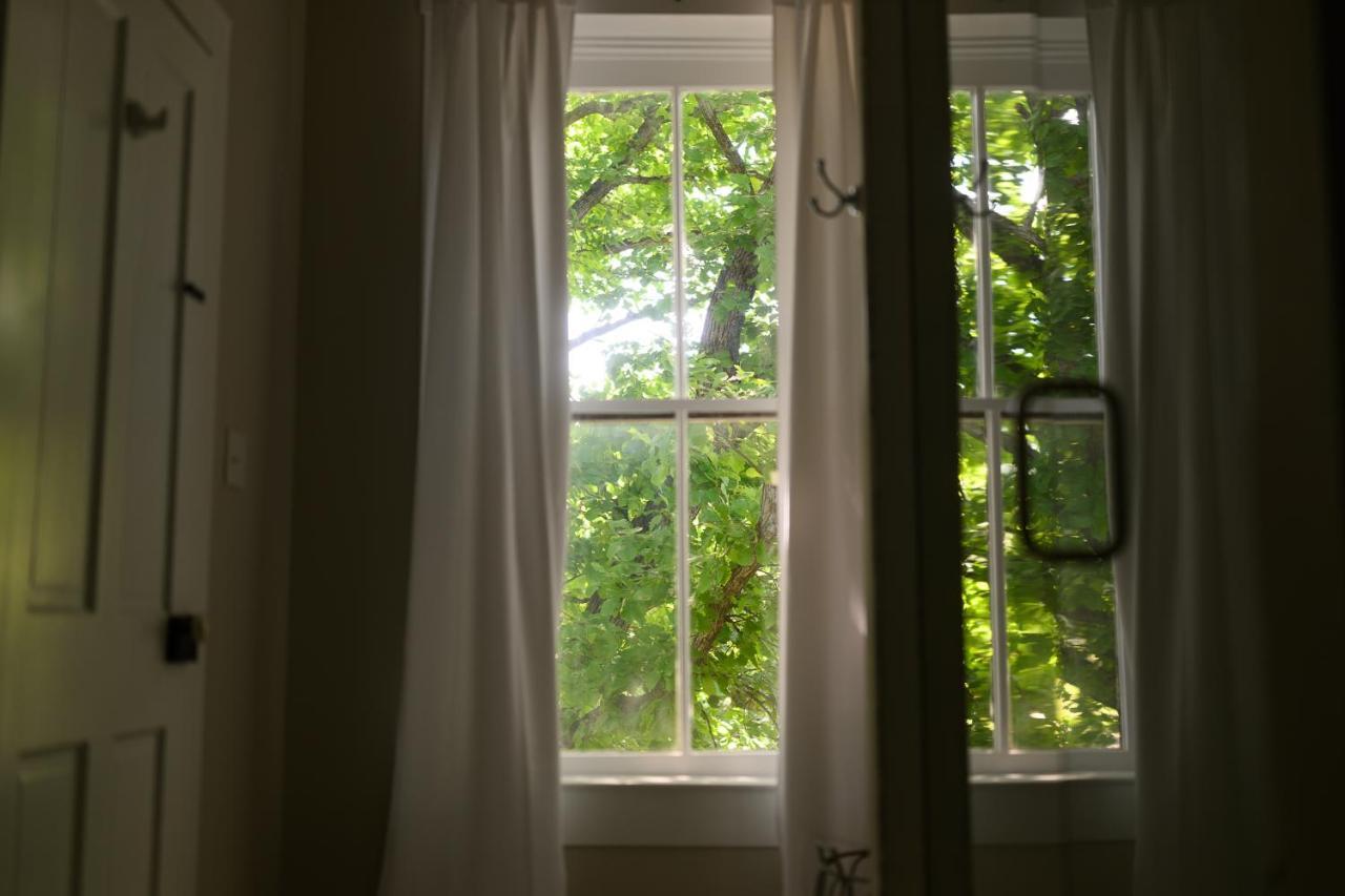 Versailles Rose Hill Inn מראה חיצוני תמונה